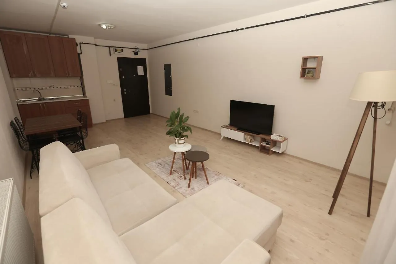Midtown Suit Flat 0*, Ankara